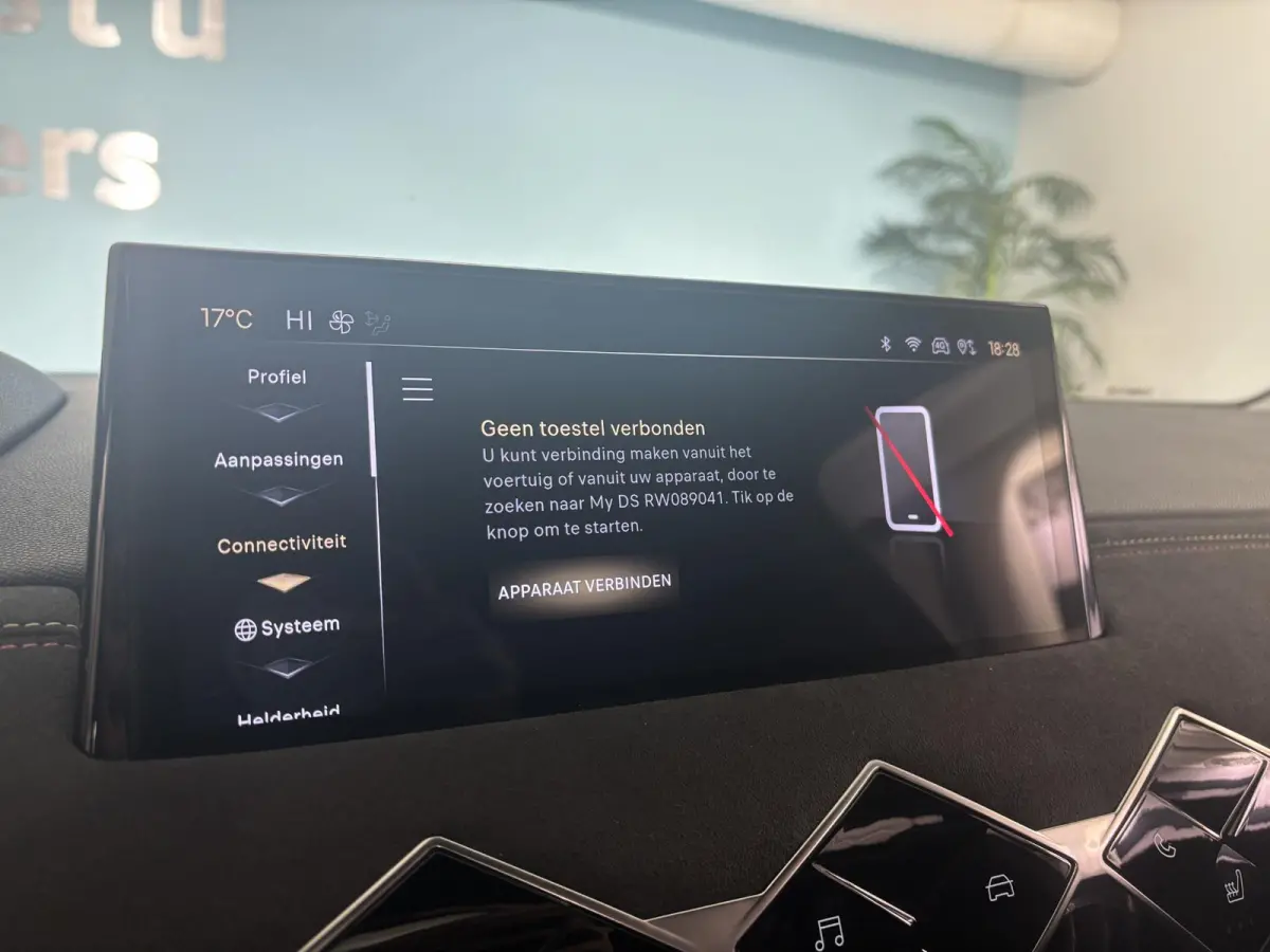 1.2 Hybrid 136 Edition France | 360 vision | Stoelverwarming | Alcantara | Apple Carplay - Android Auto