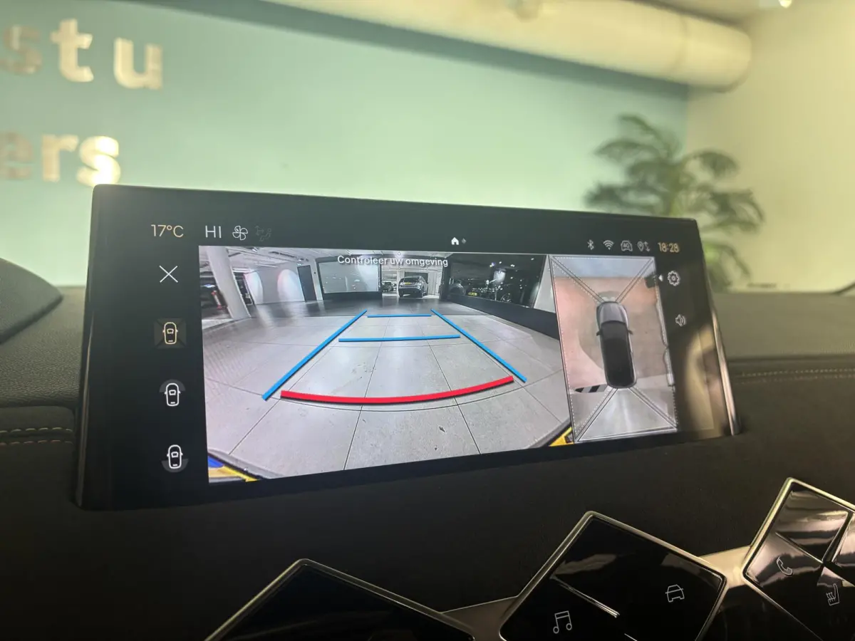 1.2 Hybrid 136 Edition France | 360 vision | Stoelverwarming | Alcantara | Apple Carplay - Android Auto