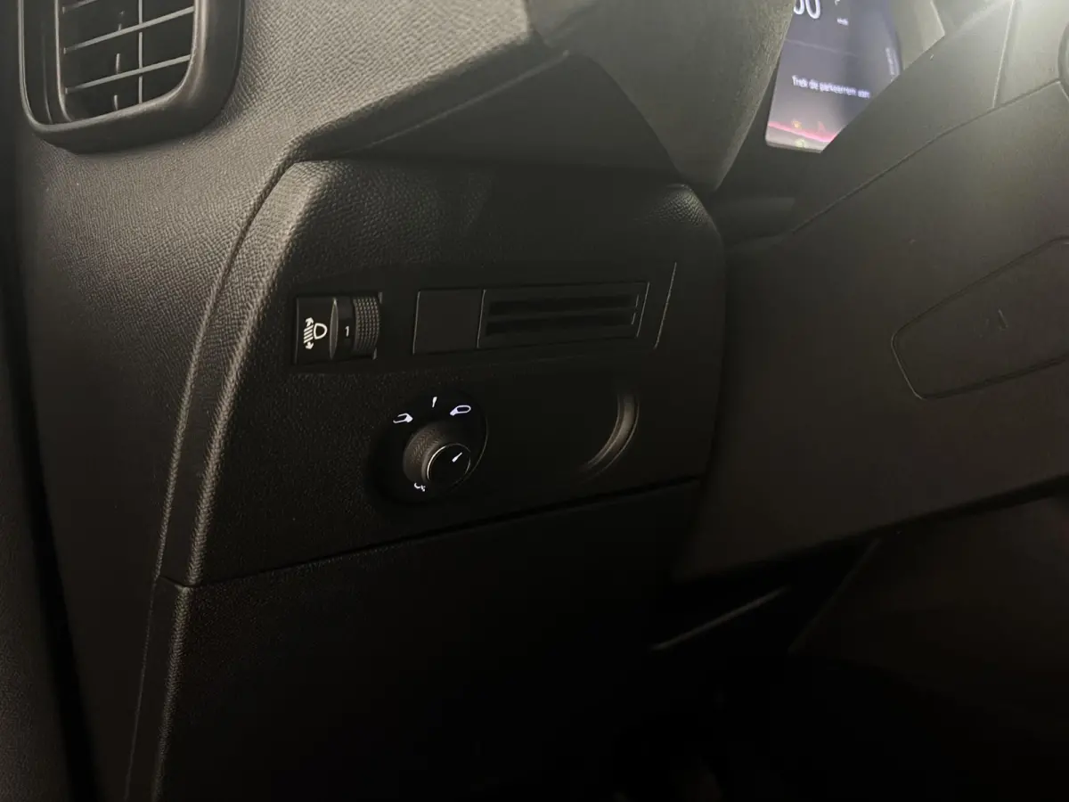 1.2 Hybrid 136 Edition France | 360 vision | Stoelverwarming | Alcantara | Apple Carplay - Android Auto