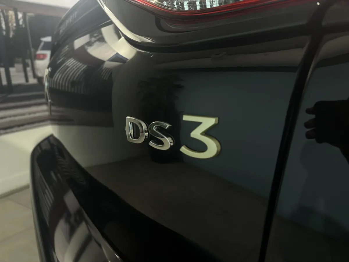 1.2 Hybrid 136 Edition France | 360 vision | Stoelverwarming | Alcantara | Apple Carplay - Android Auto