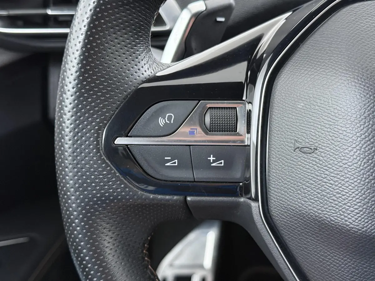1.6 HYbrid 225 GT ACC INCL. STOP&GO-FUNCTIE | MEMORY SEAT | ALCANTARA | ELEKTRISCHE KOFFERBAK | 19 INCH | FOCAL AUDIO | STOELVERWARMING | RIJKLAAR GELEVERD MET 12 MND BOVAG GARANTIE