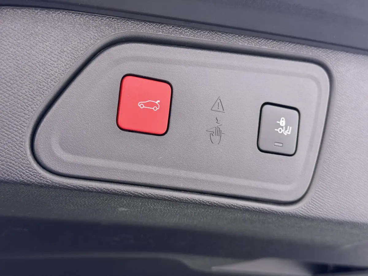 1.6 HYbrid 225 GT ACC INCL. STOP&GO-FUNCTIE | MEMORY SEAT | ALCANTARA | ELEKTRISCHE KOFFERBAK | 19 INCH | FOCAL AUDIO | STOELVERWARMING | RIJKLAAR GELEVERD MET 12 MND BOVAG GARANTIE