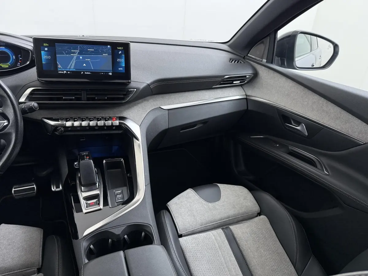 1.6 HYbrid 225 GT ACC INCL. STOP&GO-FUNCTIE | MEMORY SEAT | ALCANTARA | ELEKTRISCHE KOFFERBAK | 19 INCH | FOCAL AUDIO | STOELVERWARMING | RIJKLAAR GELEVERD MET 12 MND BOVAG GARANTIE
