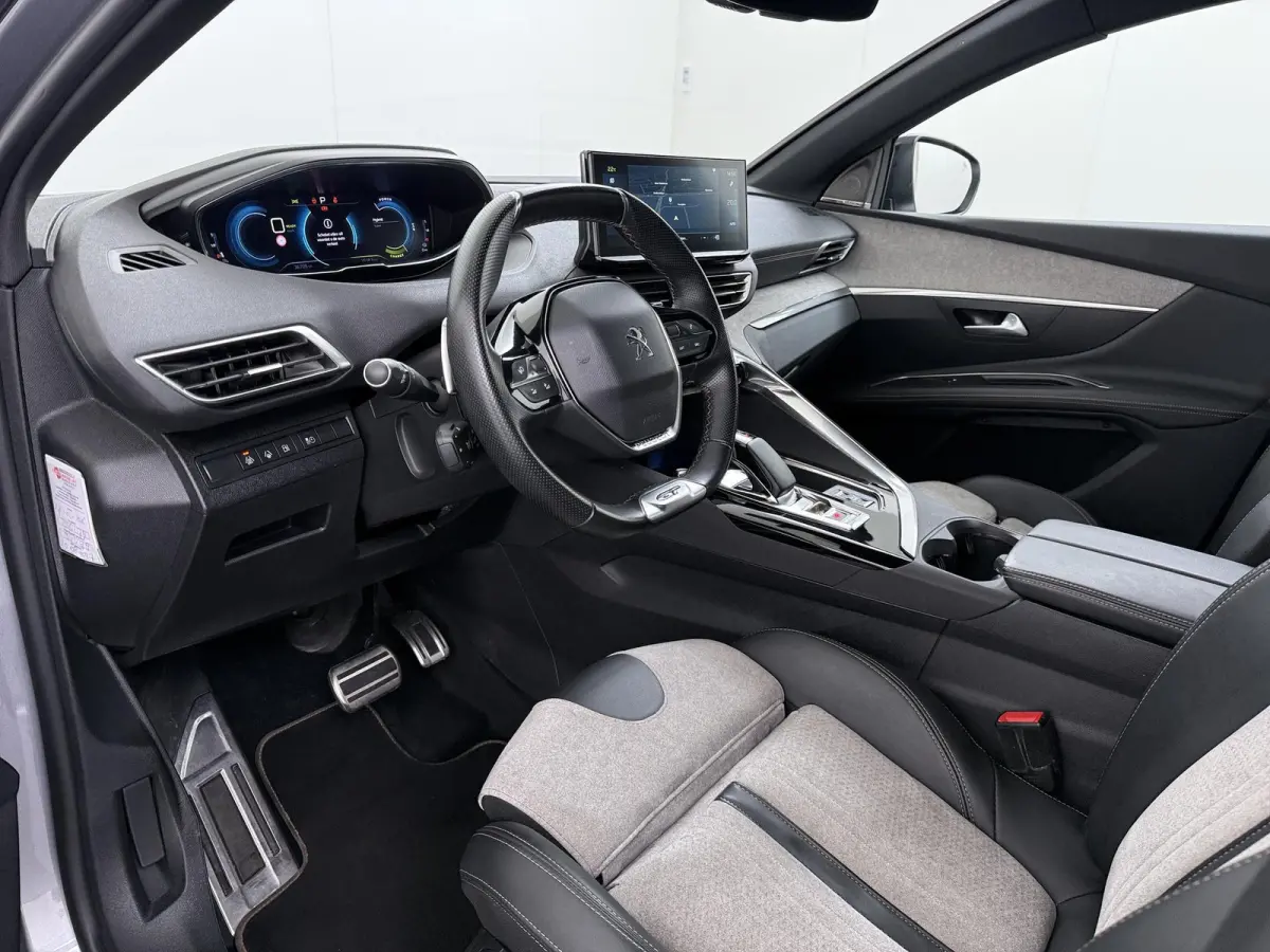 1.6 HYbrid 225 GT ACC INCL. STOP&GO-FUNCTIE | MEMORY SEAT | ALCANTARA | ELEKTRISCHE KOFFERBAK | 19 INCH | FOCAL AUDIO | STOELVERWARMING | RIJKLAAR GELEVERD MET 12 MND BOVAG GARANTIE
