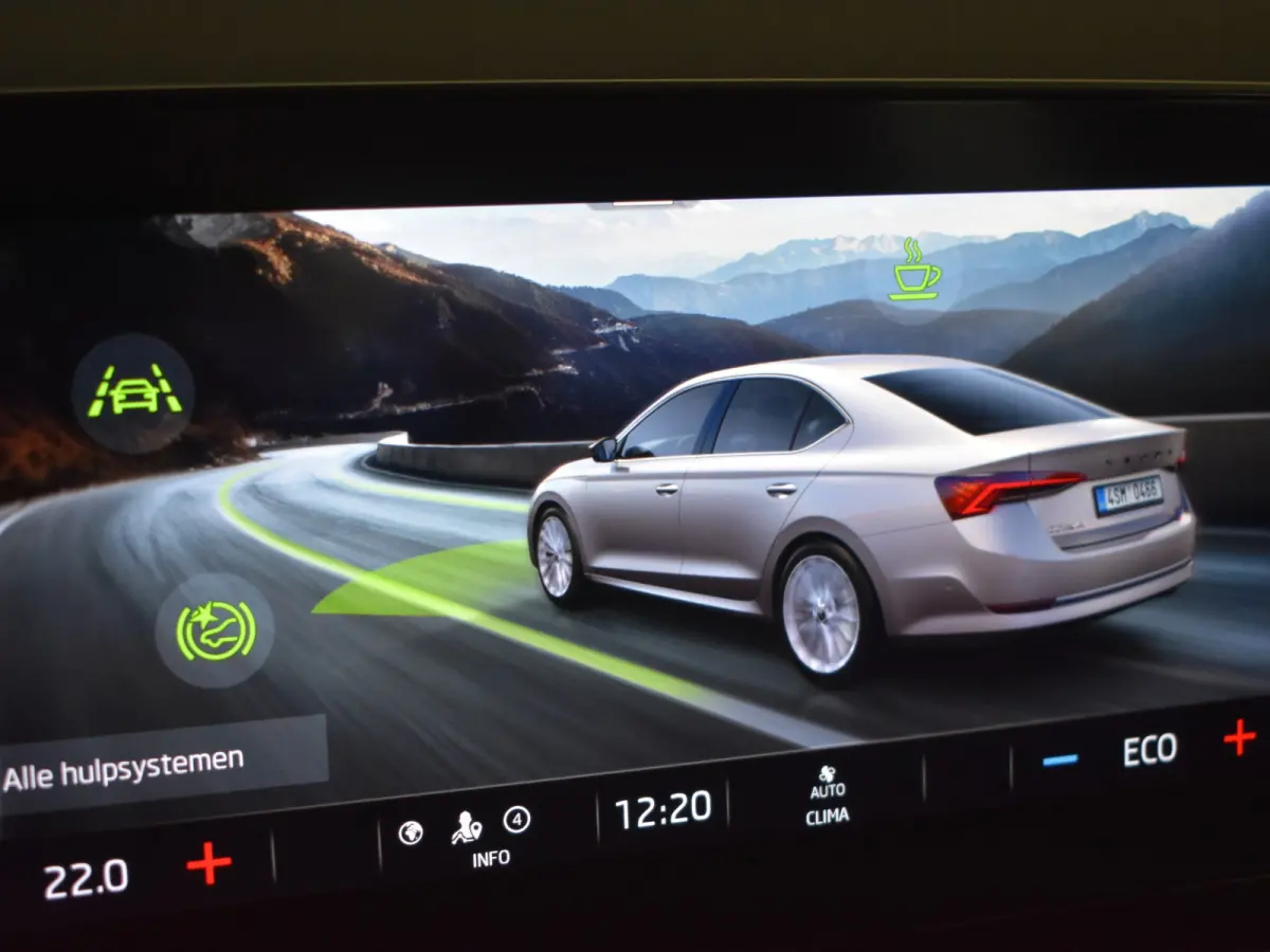 1.4 TSI iV PHEV Business Edition 204 Pk DSG/AUTO | Trekhaak  | Navigatie | SOH 87,2% | Apple carplay Android auto | Keyless | Parkeersensoren V+A | Cruise control | Stuurverwarming |18"LMV