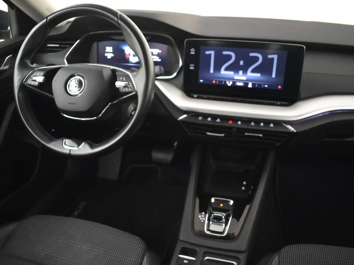 1.4 TSI iV PHEV Business Edition 204 Pk DSG/AUTO | Trekhaak  | Navigatie | SOH 87,2% | Apple carplay Android auto | Keyless | Parkeersensoren V+A | Cruise control | Stuurverwarming |18"LMV