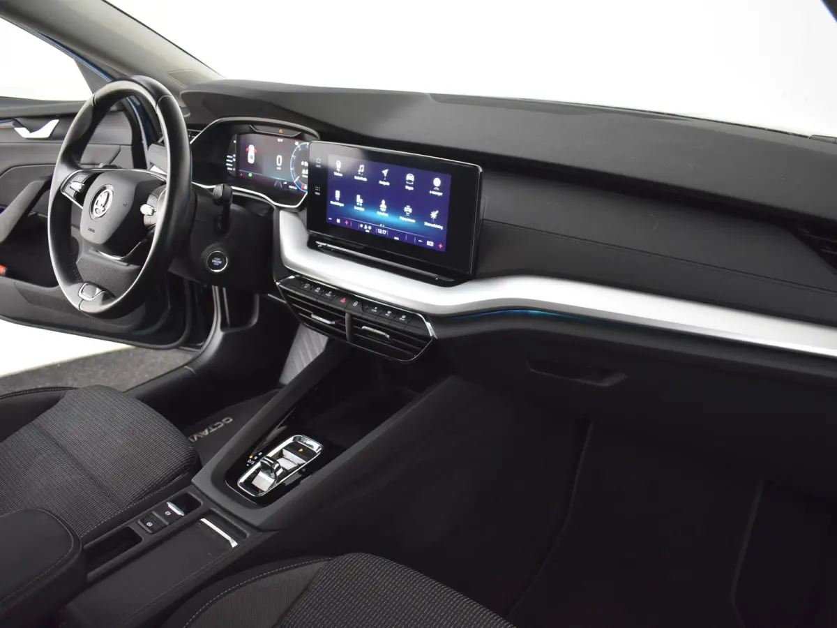 1.4 TSI iV PHEV Business Edition 204 Pk DSG/AUTO | Trekhaak  | Navigatie | SOH 87,2% | Apple carplay Android auto | Keyless | Parkeersensoren V+A | Cruise control | Stuurverwarming |18"LMV