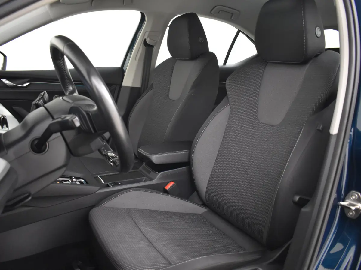 1.4 TSI iV PHEV Business Edition 204 Pk DSG/AUTO | Trekhaak  | Navigatie | SOH 87,2% | Apple carplay Android auto | Keyless | Parkeersensoren V+A | Cruise control | Stuurverwarming |18"LMV