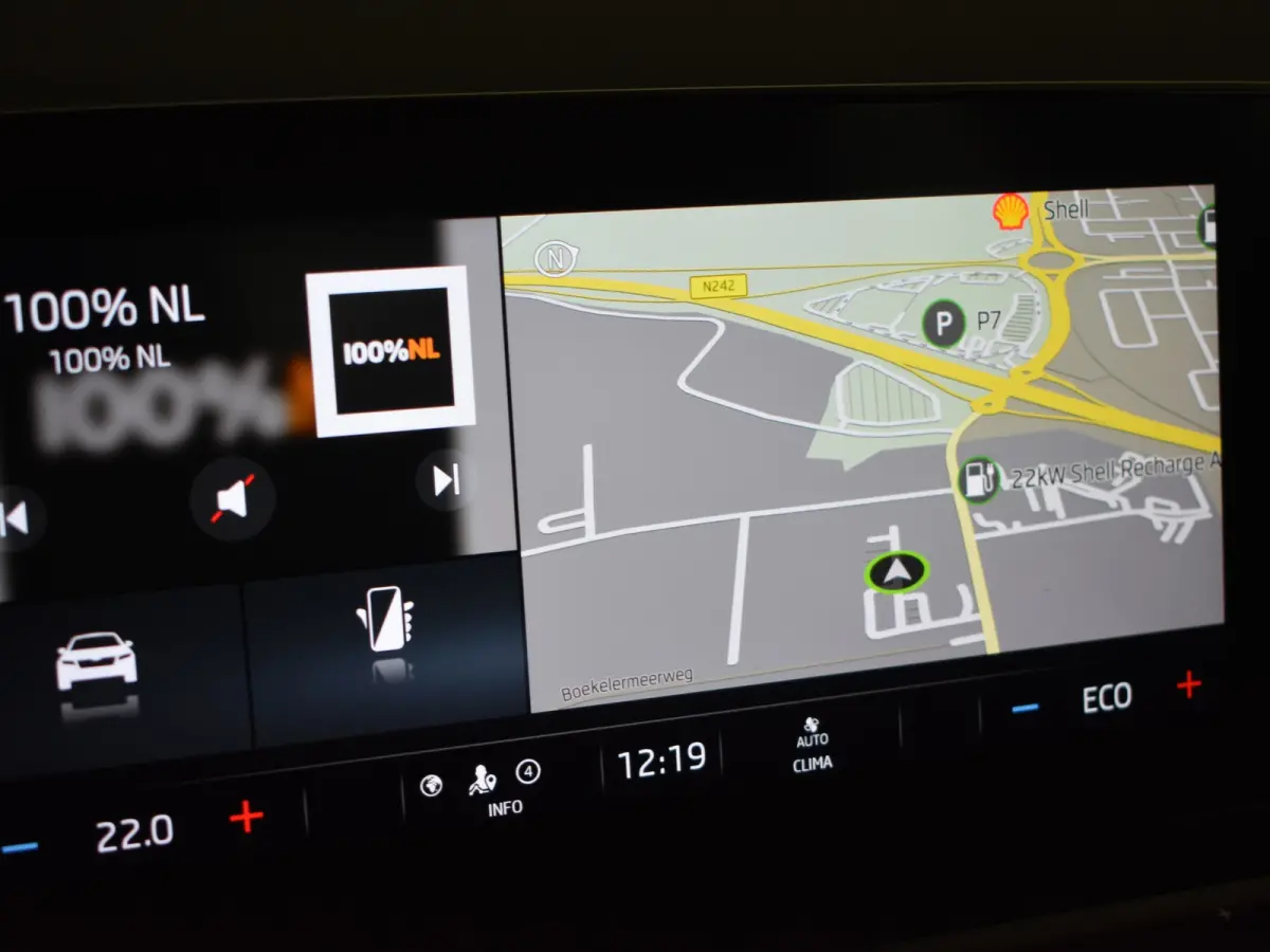 1.4 TSI iV PHEV Business Edition 204 Pk DSG/AUTO | Trekhaak  | Navigatie | SOH 87,2% | Apple carplay Android auto | Keyless | Parkeersensoren V+A | Cruise control | Stuurverwarming |18"LMV