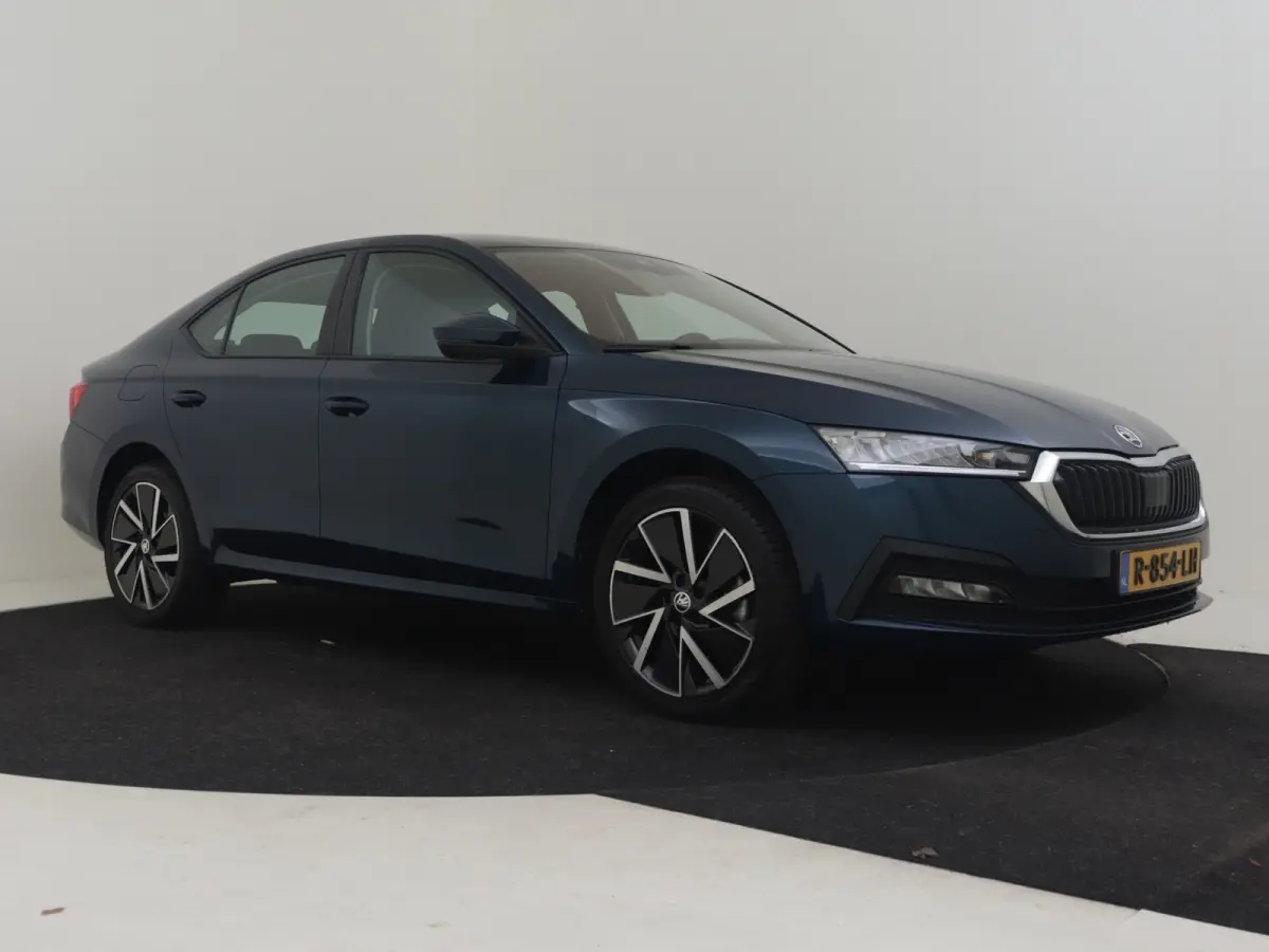 1.4 TSI iV PHEV Business Edition 204 Pk DSG/AUTO | Trekhaak  | Navigatie | SOH 87,2% | Apple carplay Android auto | Keyless | Parkeersensoren V+A | Cruise control | Stuurverwarming |18"LMV