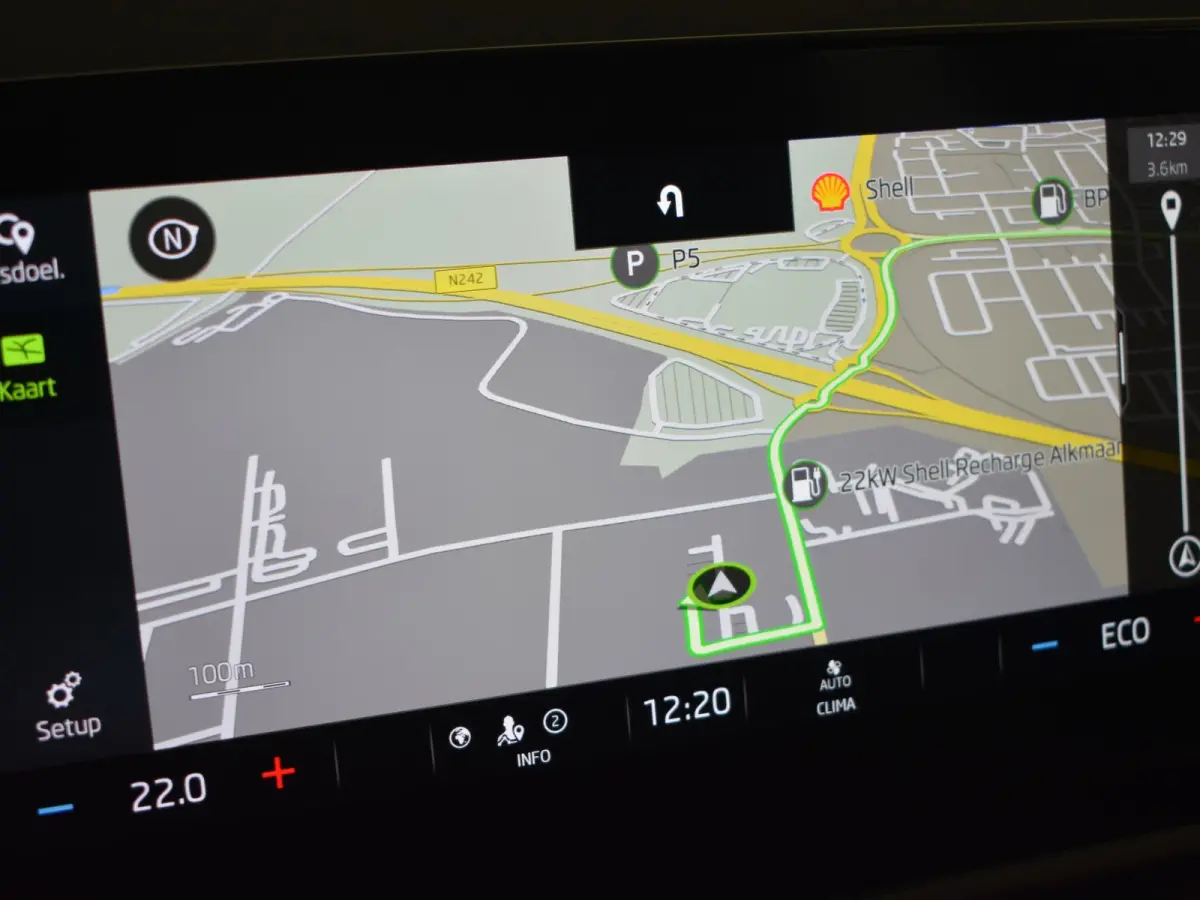 1.4 TSI iV PHEV Business Edition 204 Pk DSG/AUTO | Trekhaak  | Navigatie | SOH 87,2% | Apple carplay Android auto | Keyless | Parkeersensoren V+A | Cruise control | Stuurverwarming |18"LMV