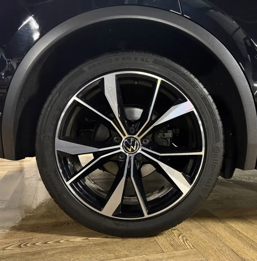 1.5 TSI R-Line PANO KEYLESS CAM