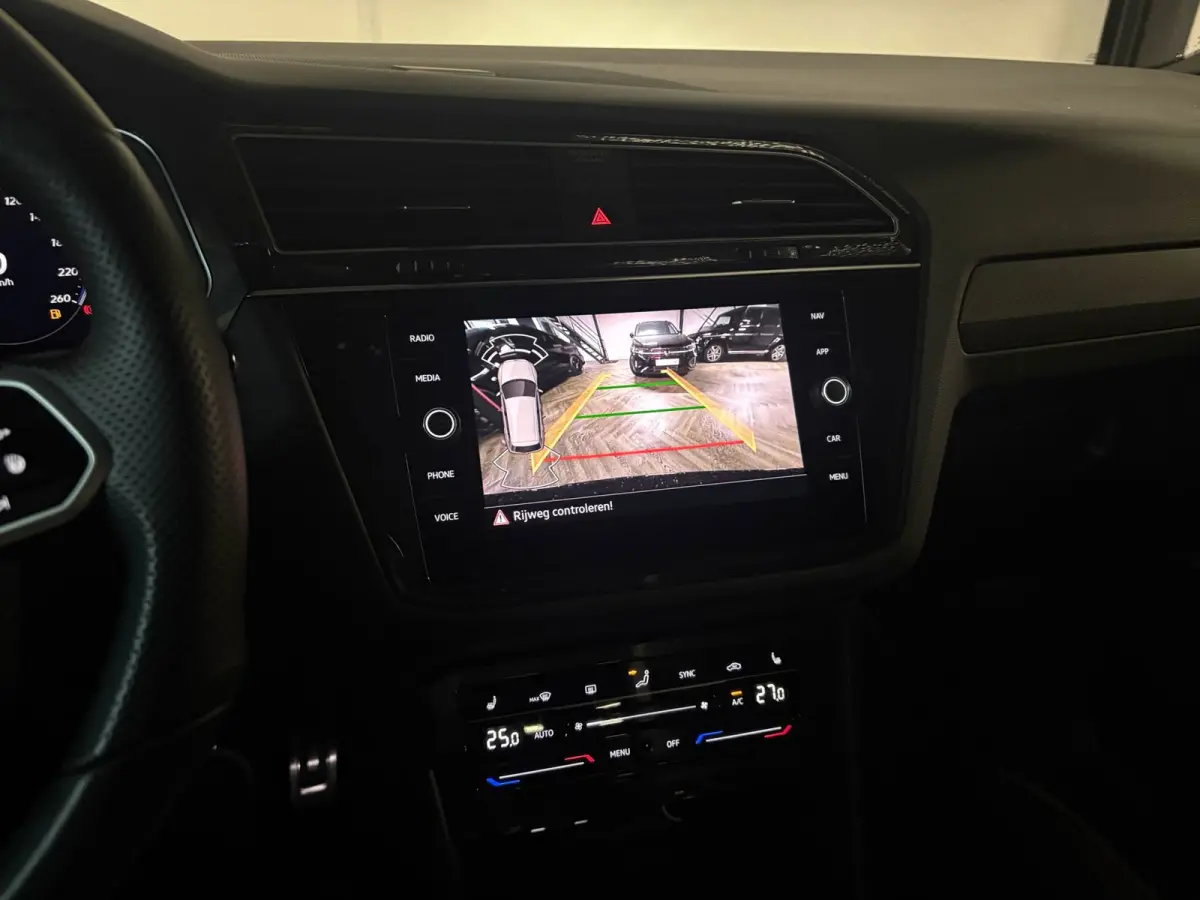 1.5 TSI R-Line PANO KEYLESS CAM
