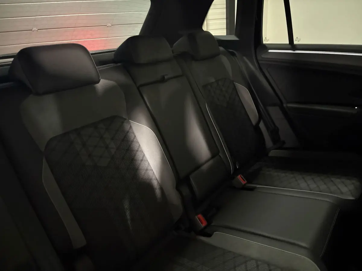 1.5 TSI R-Line PANO KEYLESS CAM