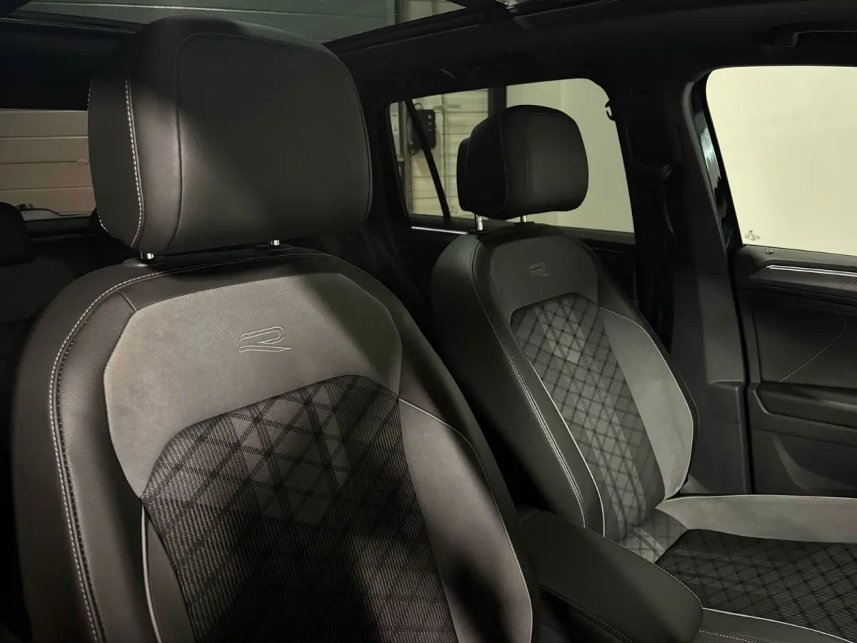 1.5 TSI R-Line PANO KEYLESS CAM