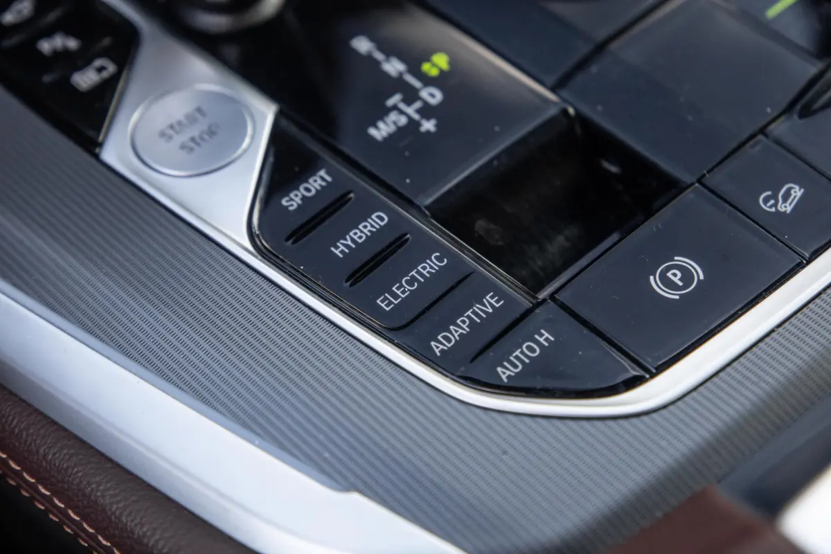 xDrive45e Executive 360 CAMERA / BRUIN LEER / LED / KEYLESS / STOELVERWARMING / LEER