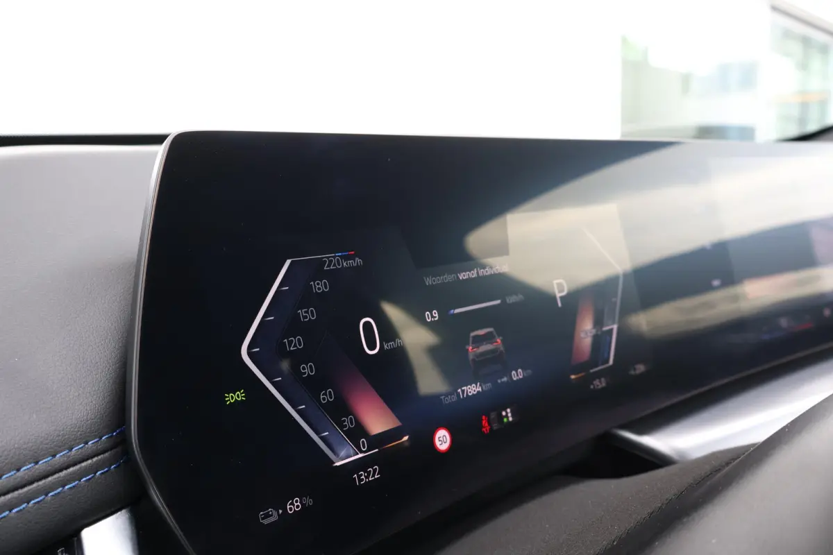 eDrive20 67 kWh M Sport Edition | SoH 100% | Sportpakket Pro | 19'' LM | Stoelverwarming Voor | Achteruitrijcamera |