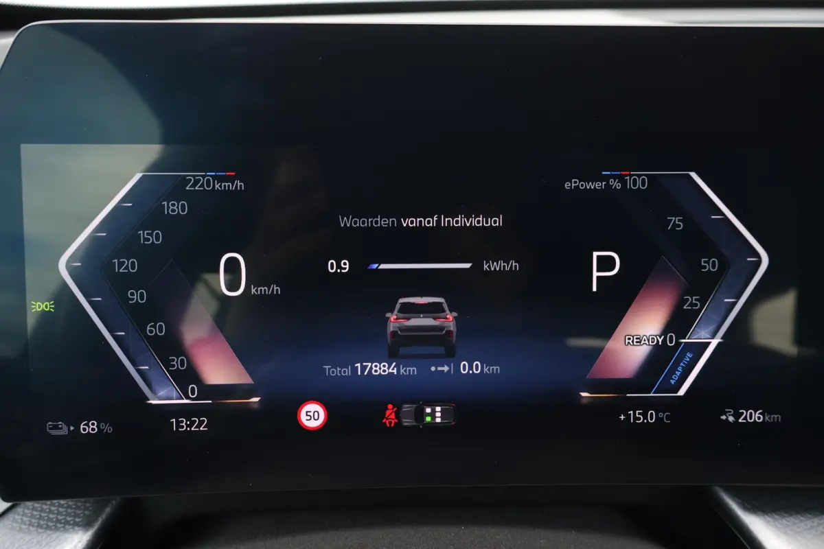 eDrive20 67 kWh M Sport Edition | SoH 100% | Sportpakket Pro | 19'' LM | Stoelverwarming Voor | Achteruitrijcamera |