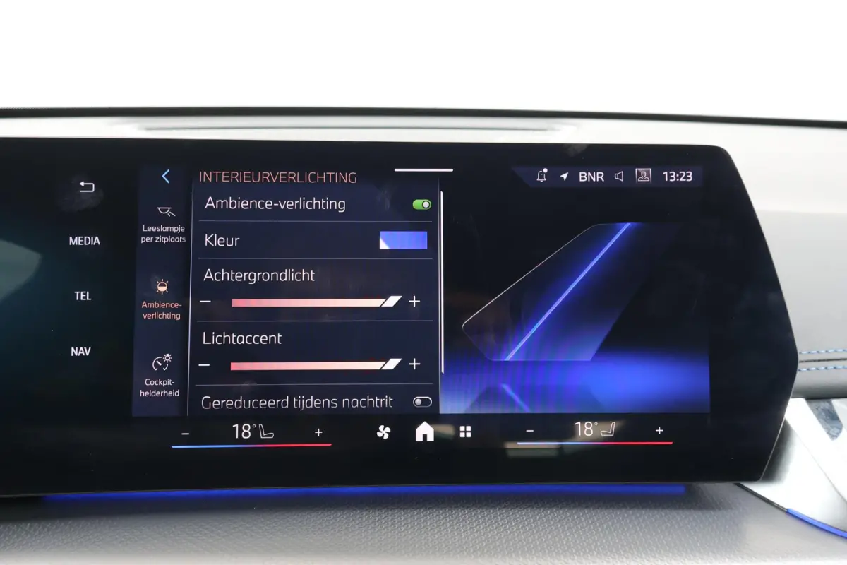eDrive20 67 kWh M Sport Edition | SoH 100% | Sportpakket Pro | 19'' LM | Stoelverwarming Voor | Achteruitrijcamera |