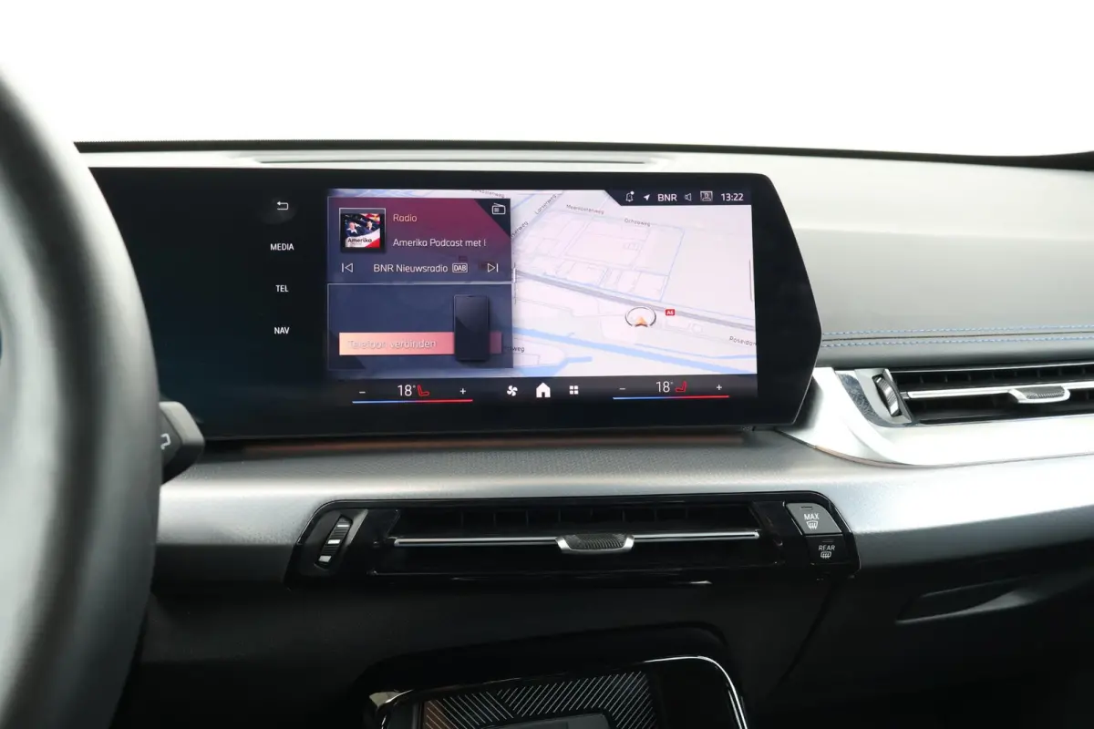 eDrive20 67 kWh M Sport Edition | SoH 100% | Sportpakket Pro | 19'' LM | Stoelverwarming Voor | Achteruitrijcamera |