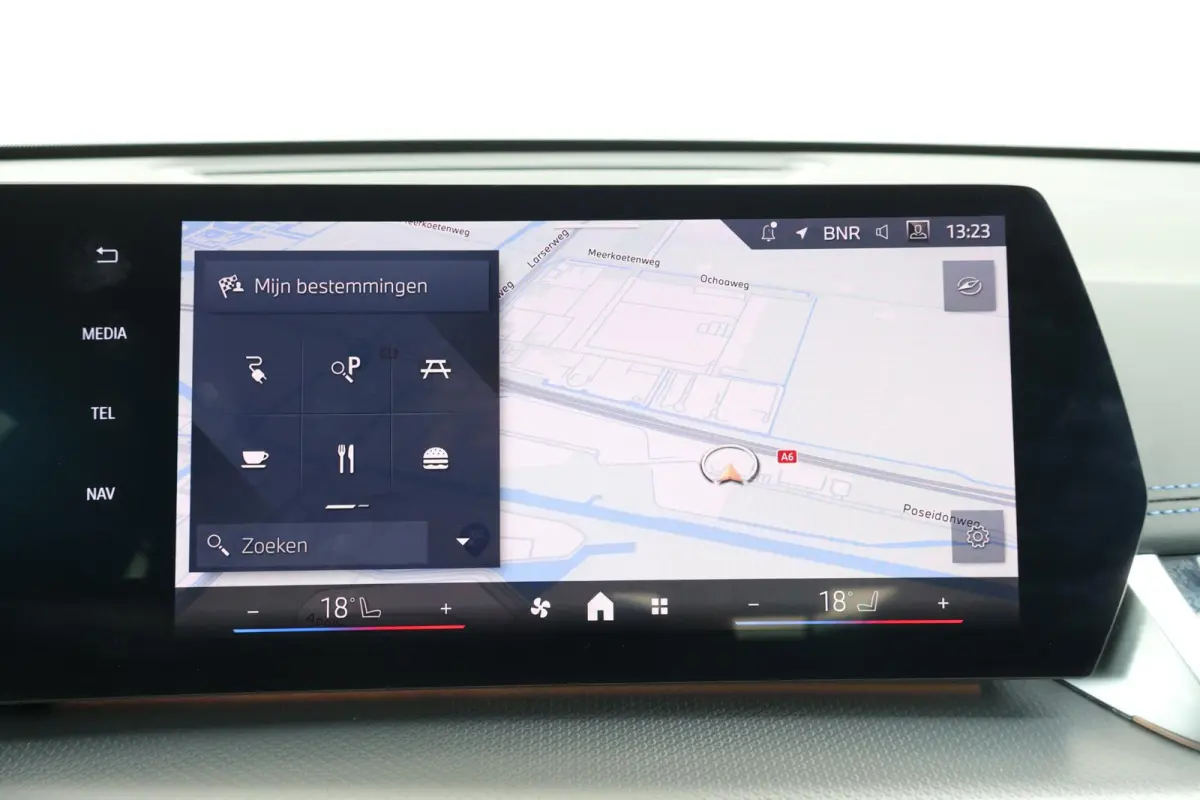 eDrive20 67 kWh M Sport Edition | SoH 100% | Sportpakket Pro | 19'' LM | Stoelverwarming Voor | Achteruitrijcamera |