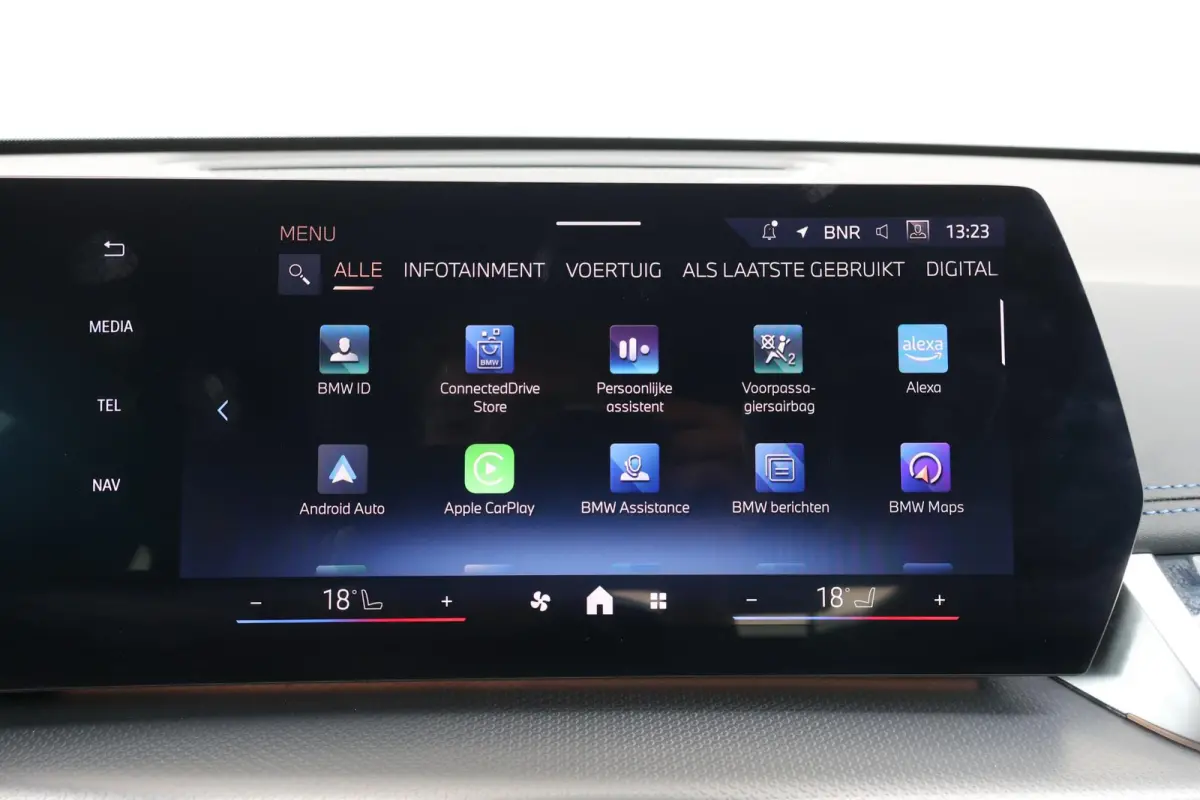 eDrive20 67 kWh M Sport Edition | SoH 100% | Sportpakket Pro | 19'' LM | Stoelverwarming Voor | Achteruitrijcamera |