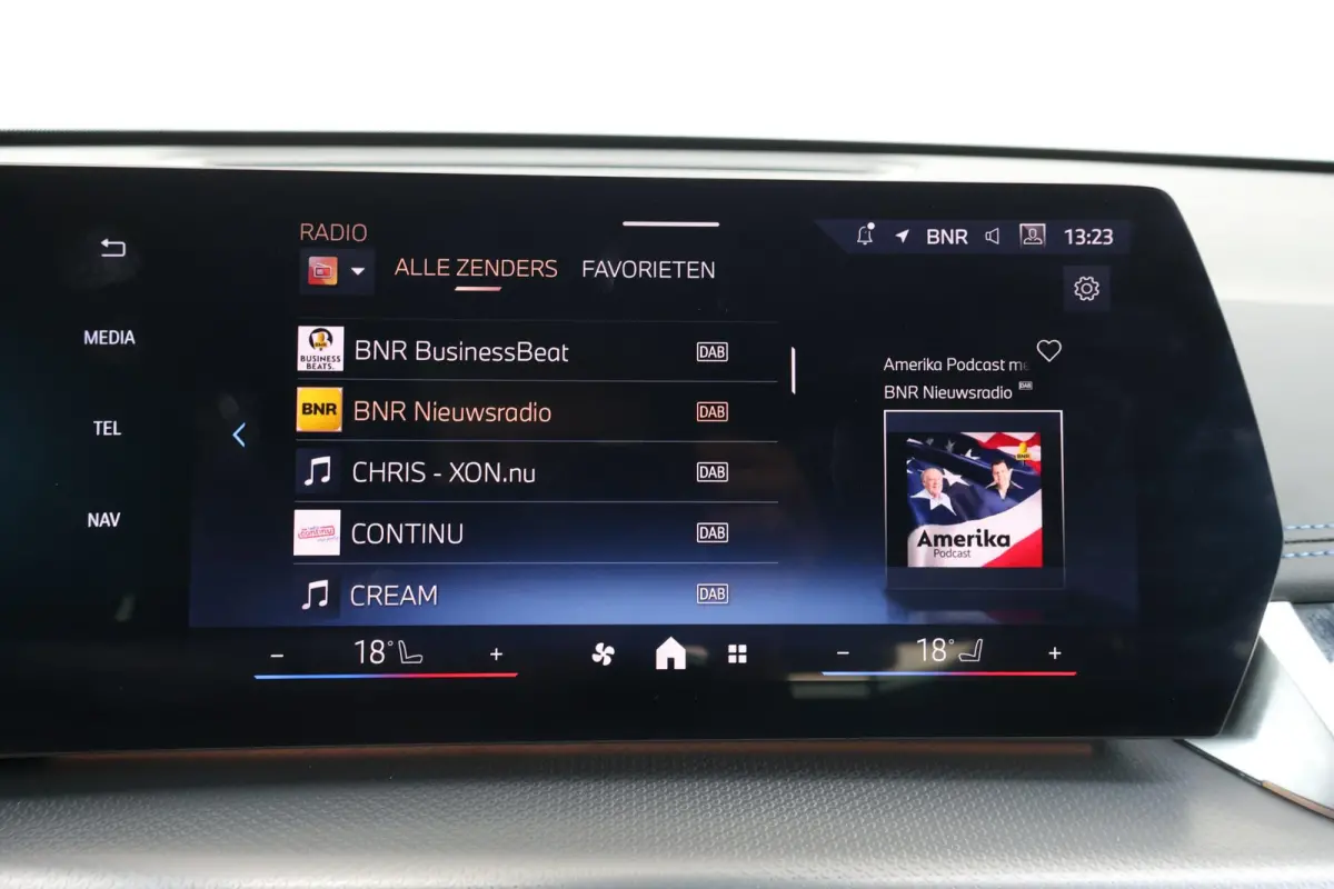 eDrive20 67 kWh M Sport Edition | SoH 100% | Sportpakket Pro | 19'' LM | Stoelverwarming Voor | Achteruitrijcamera |