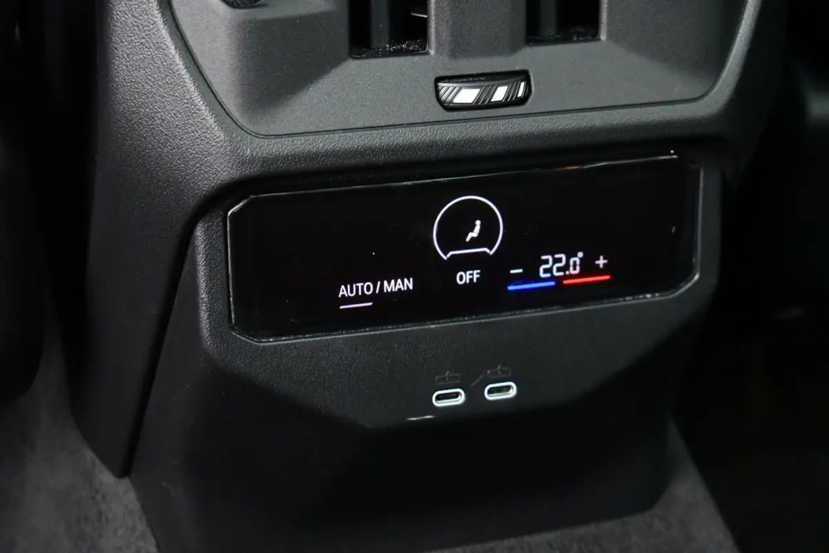 30e xDrive M-Sport Pano ACC 360 H/K HUD 20inch