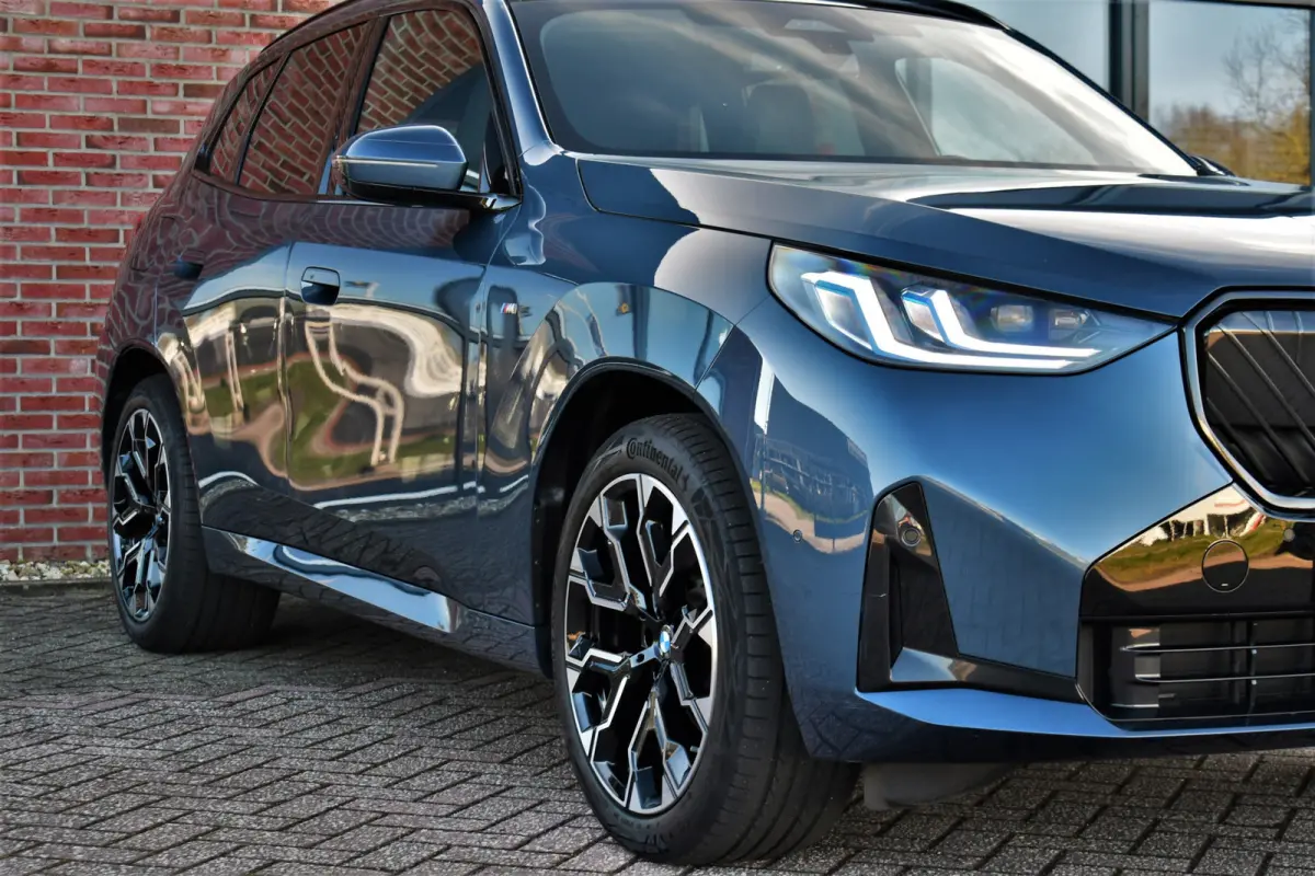 30e xDrive M-Sport Pano ACC 360 H/K HUD 20inch