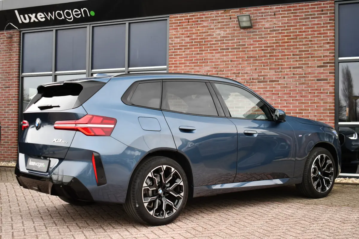 30e xDrive M-Sport Pano ACC 360 H/K HUD 20inch