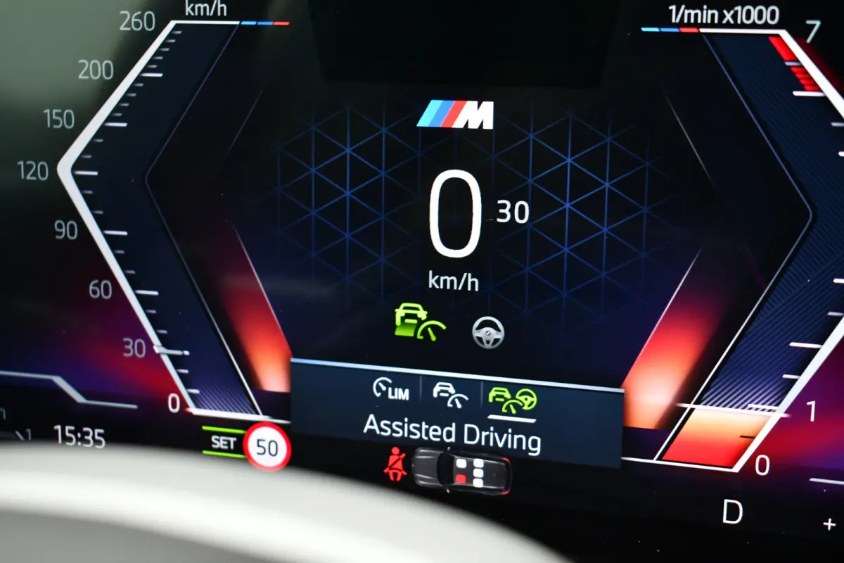 30e xDrive M-Sport Pano ACC 360 H/K HUD 20inch