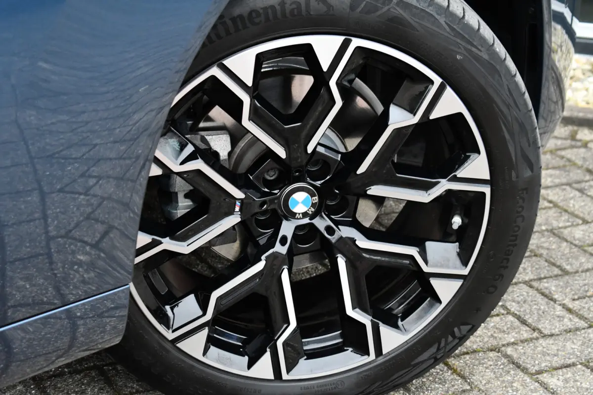 30e xDrive M-Sport Pano ACC 360 H/K HUD 20inch