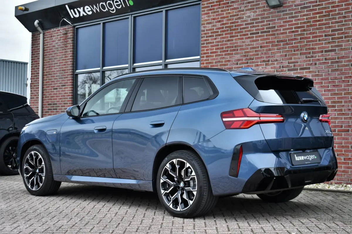 30e xDrive M-Sport Pano ACC 360 H/K HUD 20inch