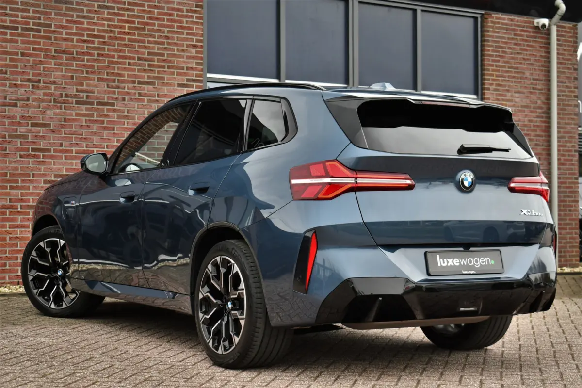 30e xDrive M-Sport Pano ACC 360 H/K HUD 20inch