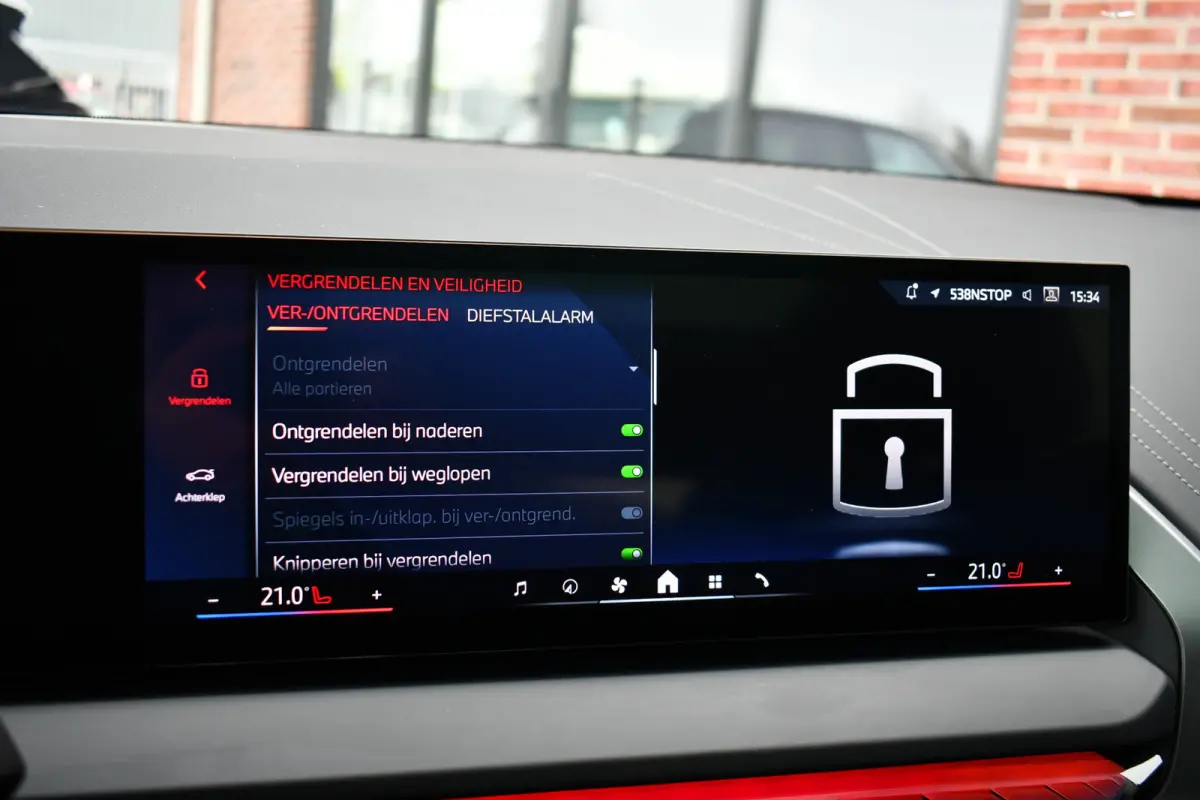 30e xDrive M-Sport Pano ACC 360 H/K HUD 20inch