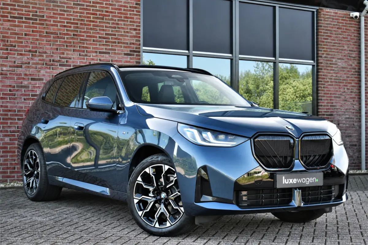 30e xDrive M-Sport Pano ACC 360 H/K HUD 20inch
