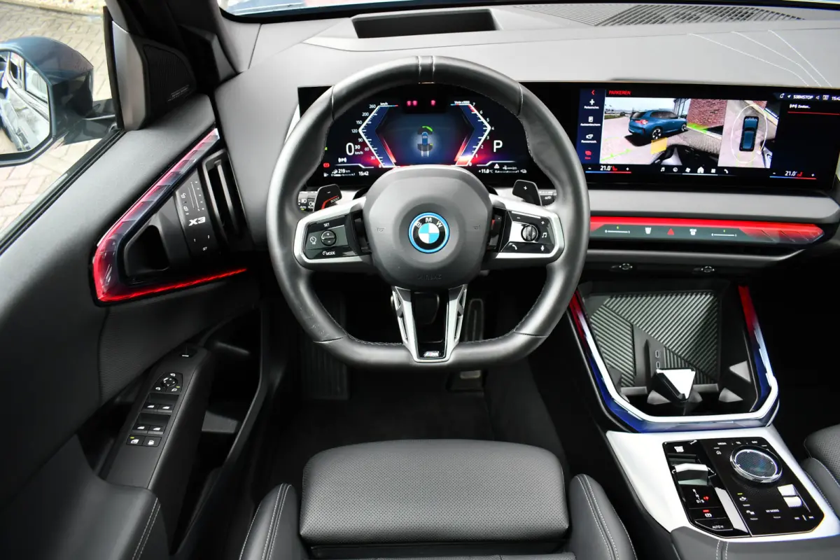 30e xDrive M-Sport Pano ACC 360 H/K HUD 20inch