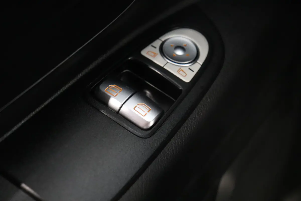 114 CDI Automaat Lang 2x Schuifdeur EURO 6 - AC/Climate - Cruise - Camera - € 18.900,- Excl.