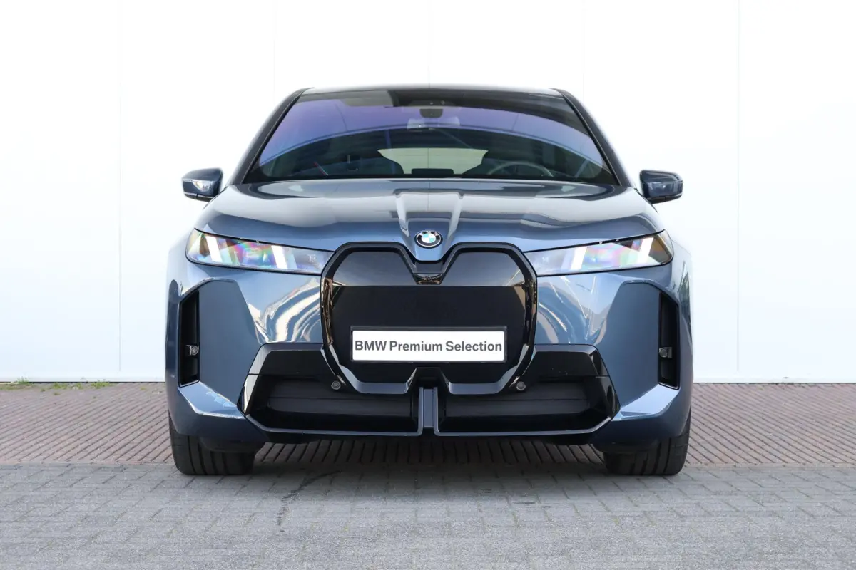 xDrive60 112 kWh | SoH 100% | Sport Pro Pakket | Skylounge | Stoelventilatie | Harman Kardon | Driving Assistant Professional