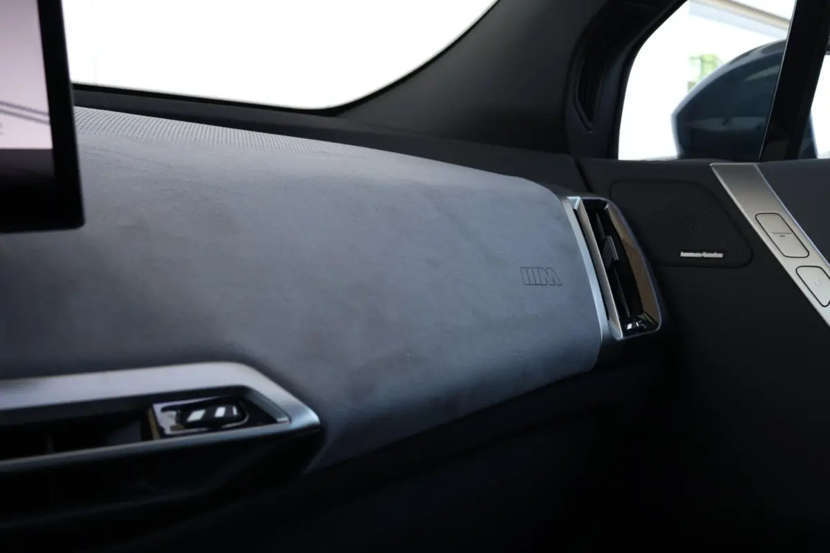 xDrive60 112 kWh | SoH 100% | Sport Pro Pakket | Skylounge | Stoelventilatie | Harman Kardon | Driving Assistant Professional
