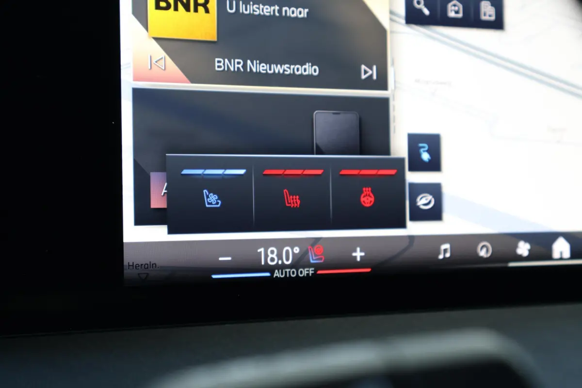 xDrive60 112 kWh | SoH 100% | Sport Pro Pakket | Skylounge | Stoelventilatie | Harman Kardon | Driving Assistant Professional