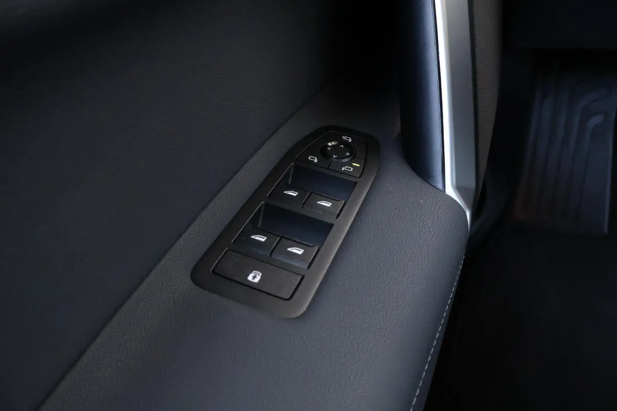xDrive60 112 kWh | SoH 100% | Sport Pro Pakket | Skylounge | Stoelventilatie | Harman Kardon | Driving Assistant Professional