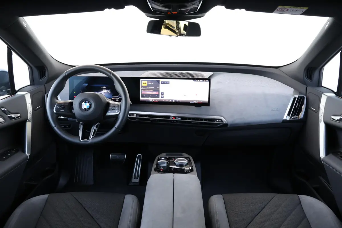 xDrive60 112 kWh | SoH 100% | Sport Pro Pakket | Skylounge | Stoelventilatie | Harman Kardon | Driving Assistant Professional