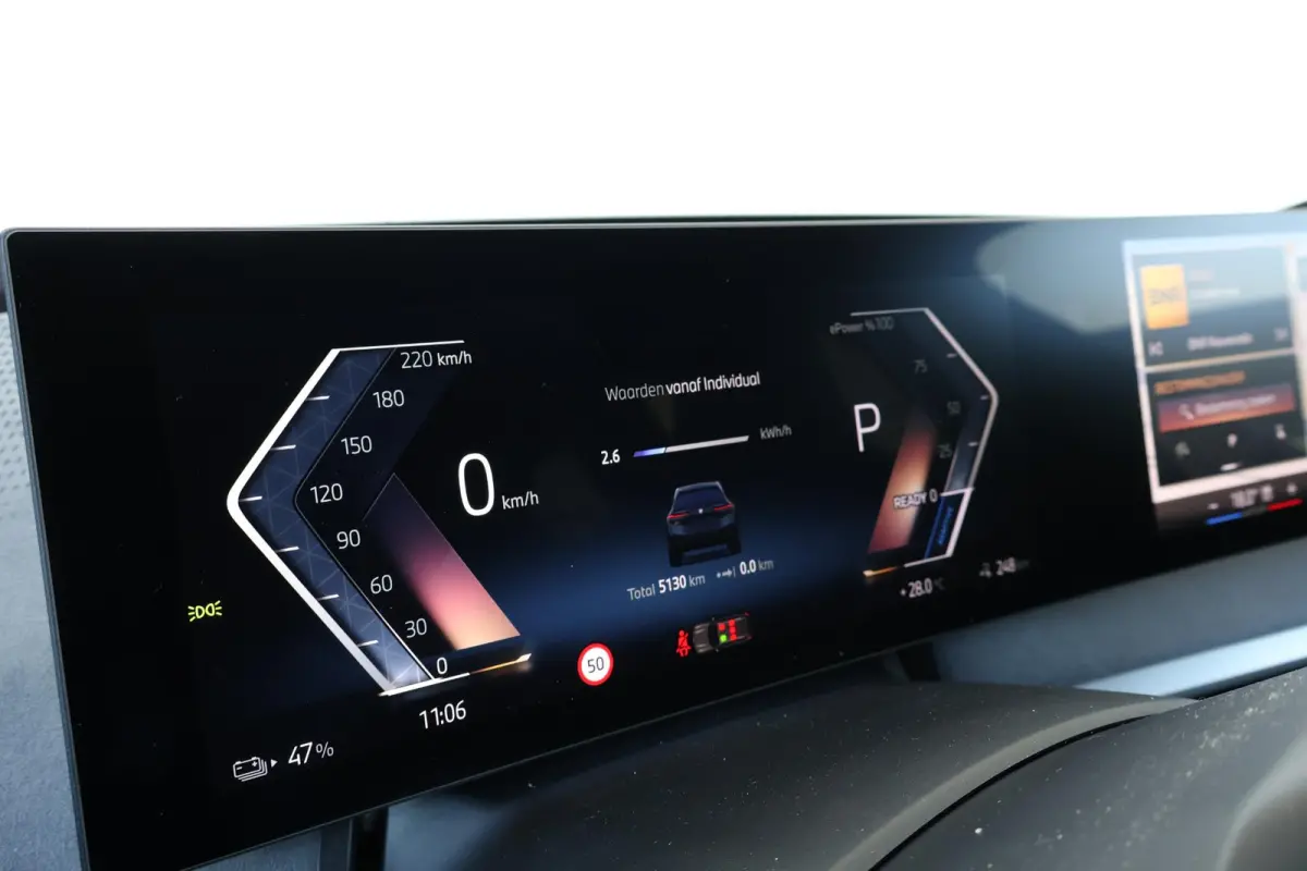 xDrive60 112 kWh | SoH 100% | Sport Pro Pakket | Skylounge | Stoelventilatie | Harman Kardon | Driving Assistant Professional