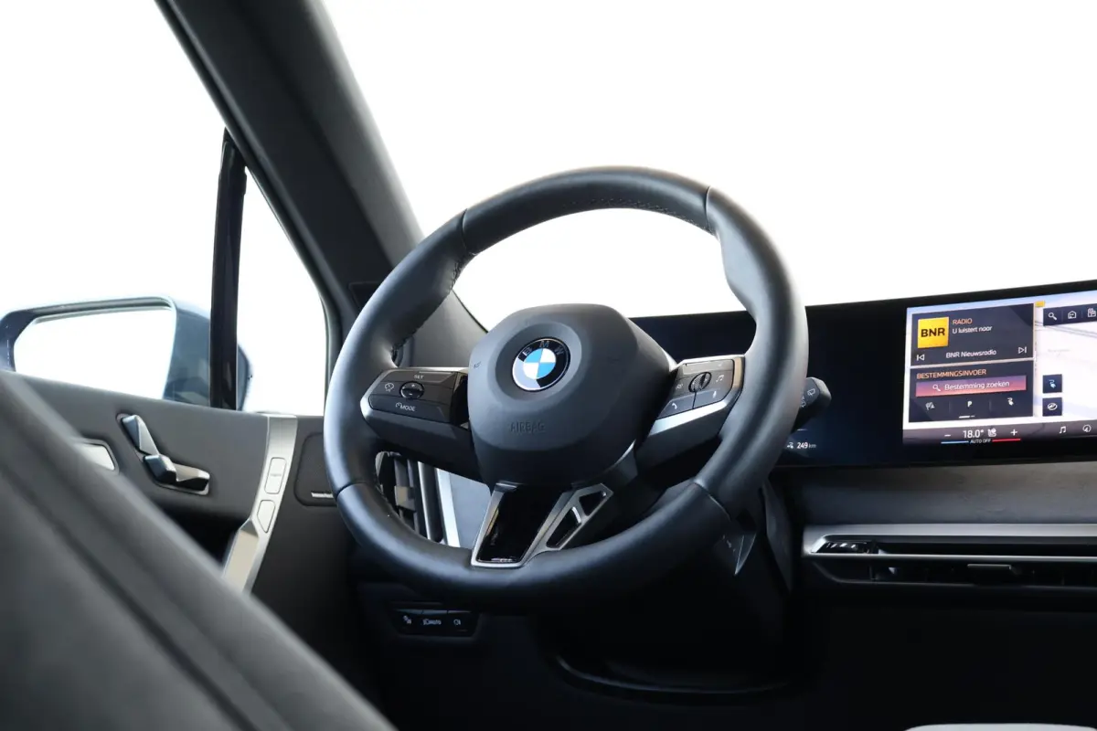xDrive60 112 kWh | SoH 100% | Sport Pro Pakket | Skylounge | Stoelventilatie | Harman Kardon | Driving Assistant Professional