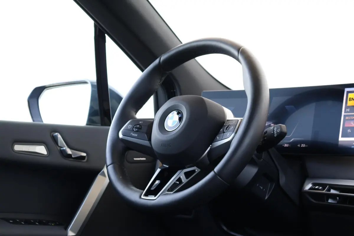 xDrive60 112 kWh | SoH 100% | Sport Pro Pakket | Skylounge | Stoelventilatie | Harman Kardon | Driving Assistant Professional
