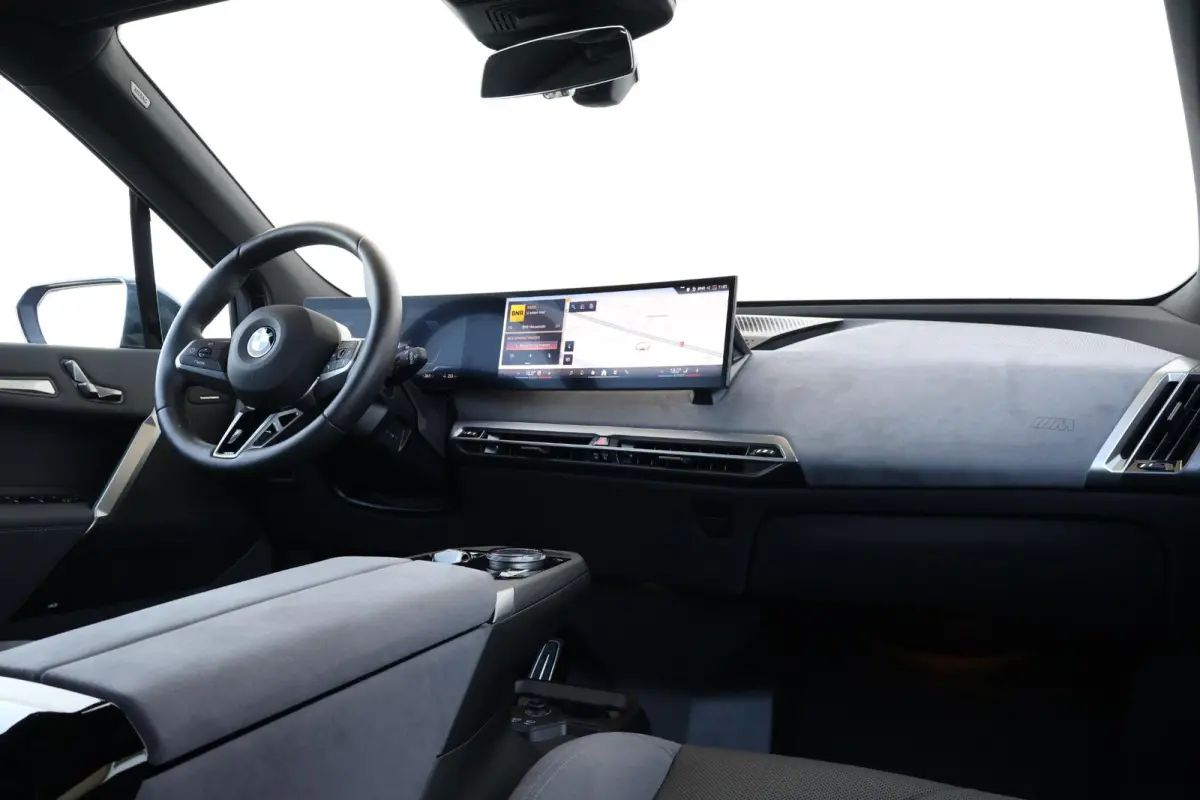 xDrive60 112 kWh | SoH 100% | Sport Pro Pakket | Skylounge | Stoelventilatie | Harman Kardon | Driving Assistant Professional