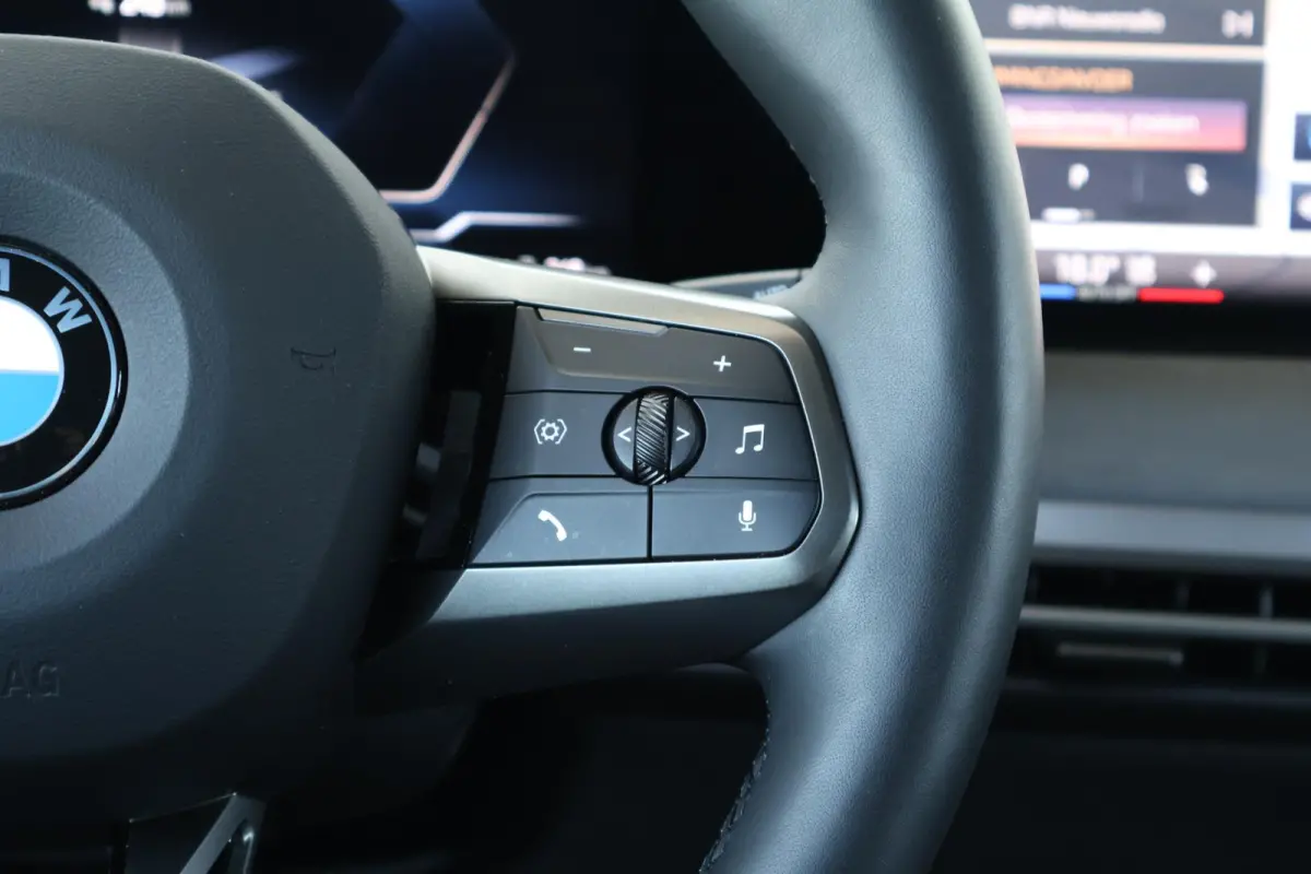 xDrive60 112 kWh | SoH 100% | Sport Pro Pakket | Skylounge | Stoelventilatie | Harman Kardon | Driving Assistant Professional