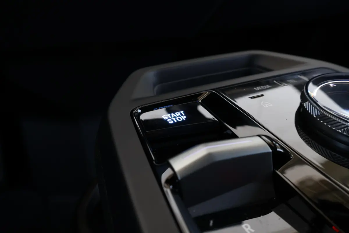 xDrive60 112 kWh | SoH 100% | Sport Pro Pakket | Skylounge | Stoelventilatie | Harman Kardon | Driving Assistant Professional