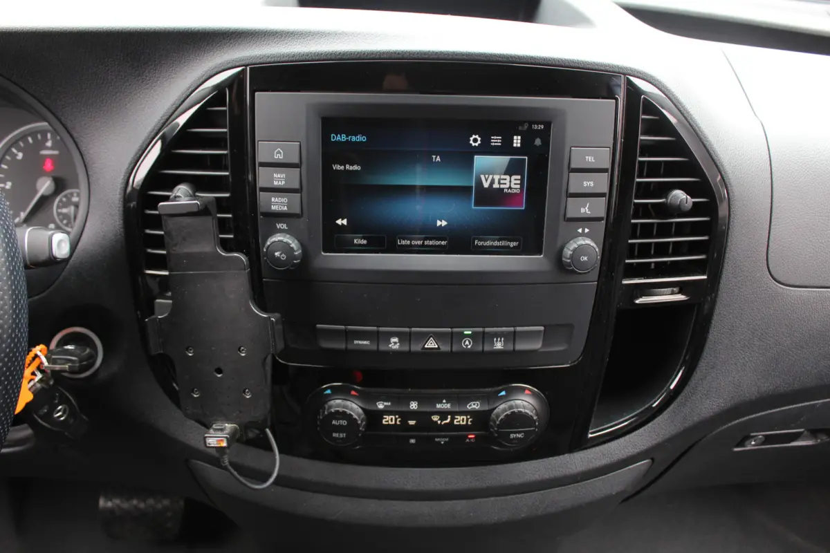 114 CDI Automaat Black Edition | LED | Leder | 1 eigenaar